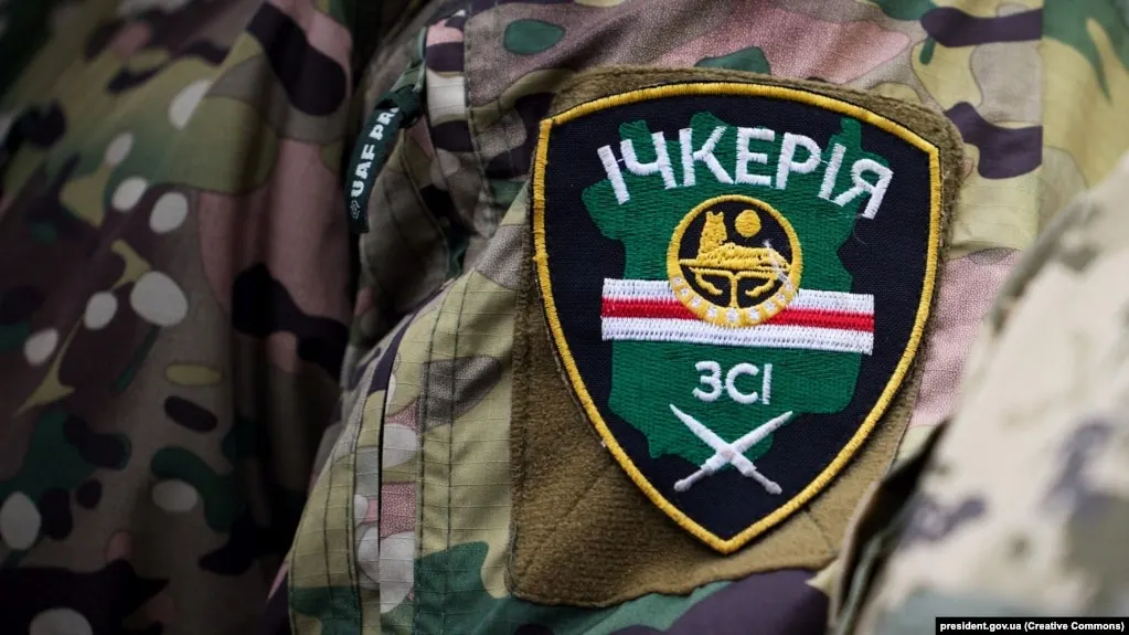 Росфинмониторинг внёс «Чеченскую Республику Ичкерию» и её зарубежные подразделения в перечень террористических и экстремистских организаций после решения суда в Грозном. Российские силовые структуры связывают структуру с участием в боевых действиях на стороне ВСУ и диверсиями в приграничных регионах.