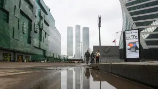 Большинство работодателей в России до конца года не планируют расширять штат из‑за снижения спроса на продукцию и услуги. Дефицит кадров ослабевает, а компании переходят к точечной политике найма и шире используют неполную занятость.