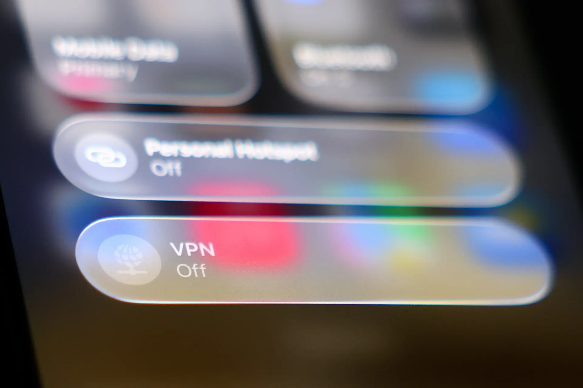 После требований ограничивать вход через VPN часть популярных площадок снова открываются для некоторых пользователей при включённом VPN, но доступ остаётся нестабильным и зависит от конкретного сервиса и используемого VPN.
