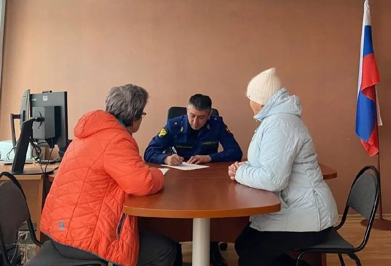 Паволин, прокурор Мурманска с 2021 года, переводится на аналогичную должность в Иркутскую область; в регионе ожидают, что он займётся наведением порядка в сфере ЖКХ.