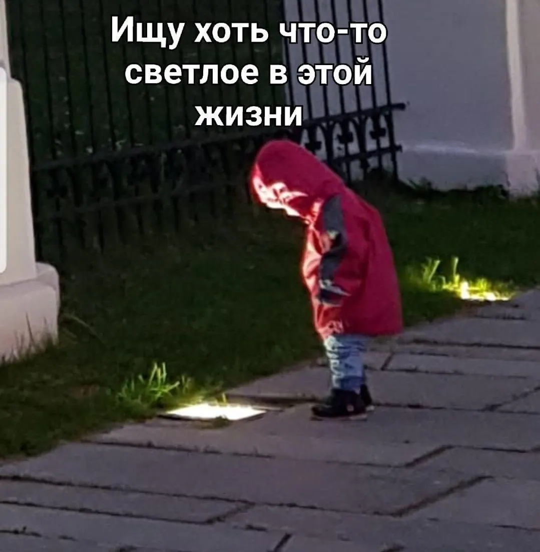 Мошенники создают фейковые сайты отелей, лагерей и турфирм, а также поддельные группы в соцсетях, вынуждая жертв быстро оплачивать «последние места». Депутаты предлагают создать единый информационный портал туризма для защиты путешественников.