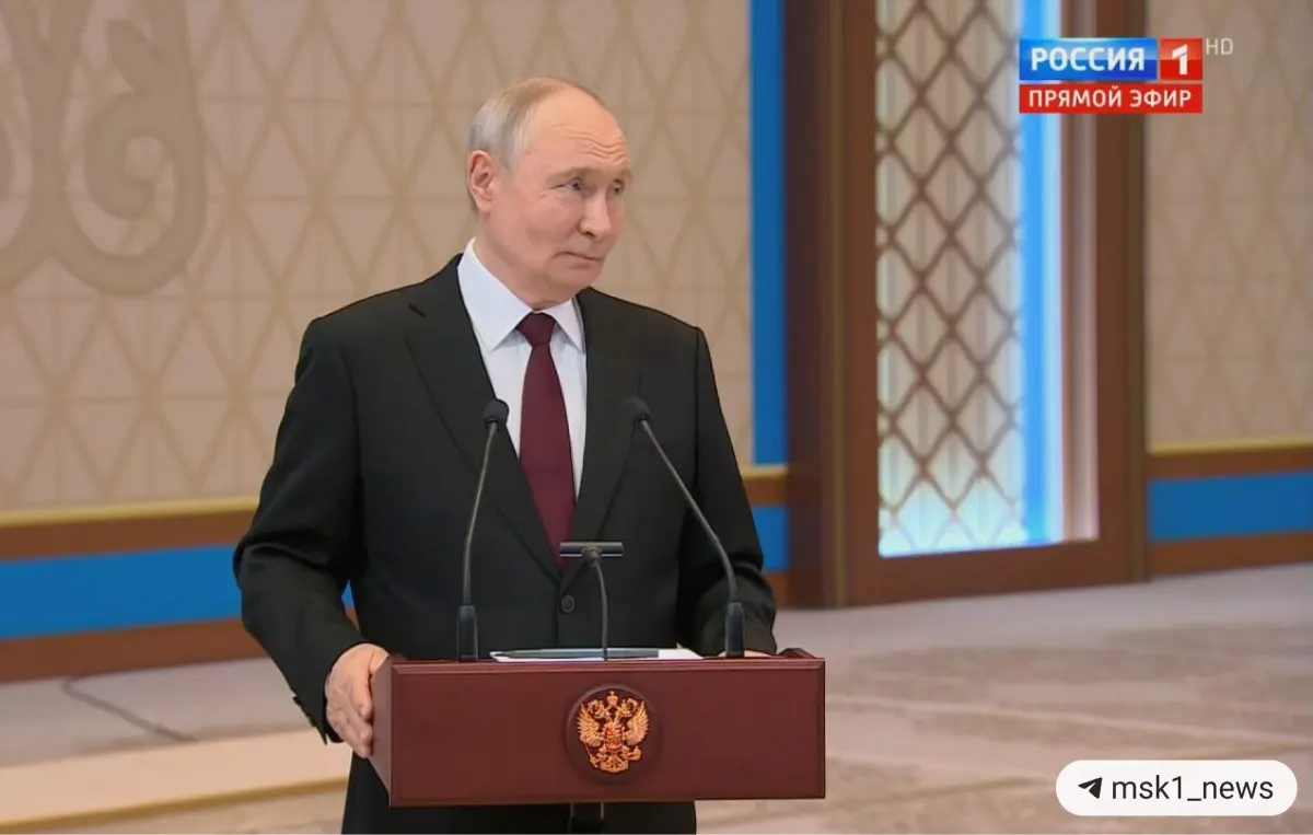 На встрече с журналистами президент рассказал о ситуации на поле боя, отношениях с ЕС и переговорах по Украине, отметив, что называть точные сроки окончания СВО преждевременно.