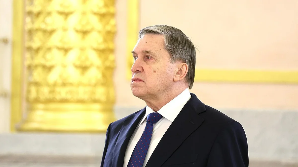 По словам помощника российского лидера, конфликт останется в тупике до вывода войск из Донбасса. США, по его словам, продолжают попытки посредничества, а президент готов встретиться с украинским лидером только после заключения окончательного мирного договора.
