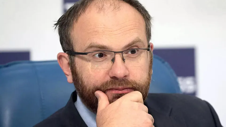 Заместитель председателя синодального отдела РПЦ Вахтанг Кипшидзе заявил, что цифровые отключения не являются катастрофой, а должны побуждать задуматься о смысле жизни. Тем временем массовые ограничения мобильного интернета охватили почти всю страну, а операторы обязаны приостанавливать услуги по требованию спецслужб.