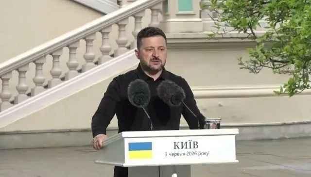 Президент Украины заявил о готовности начать прямые переговоры с целью положить конец войне. Он при этом отметил ожидание американской переговорной группы, развитие собственной ПВО и возможность ответных ударов в ответ на атаки.