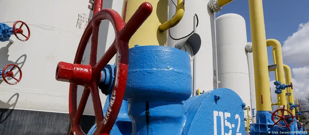 Украина не продлила контракт с «Газпромом», и с начала 2025 года транзит российского газа в Европу через её территорию остановлен — сильнее всех пострадала Молдова, другие страны перенастроили маршруты поставок.