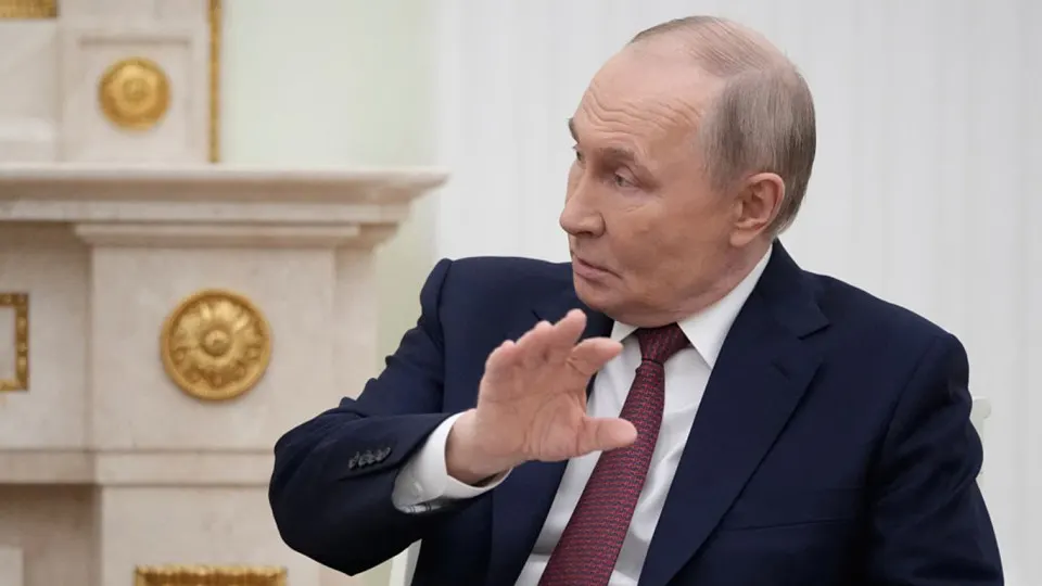 В последние годы в России усилилась кампания изъятий частных активов: один из крупнейших агрохолдингов оказался под контролем государства, заведено свыше сотни дел, а изъятые активы оцениваются в триллионы рублей. Бизнес вынужден идти на уступки и добровольные «пожертвования» бюджету.