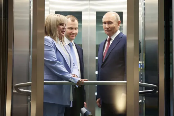 Пресс‑секретарь президента заявил, что подготовка к выборам идет и указ президента их объявил. Ранее источники сообщали о давлении со стороны силовиков с предложением переноса или отмены голосования, но официальных документов по этому вопросу нет.