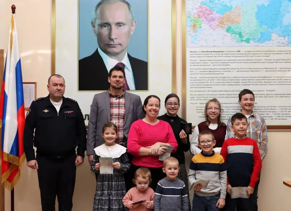 В 2025 году 1112 иностранцев оформили специальные визы для переезда в Россию как лица, разделяющие традиционные духовно‑нравственные ценности; лидируют граждане Германии, Франции и США.