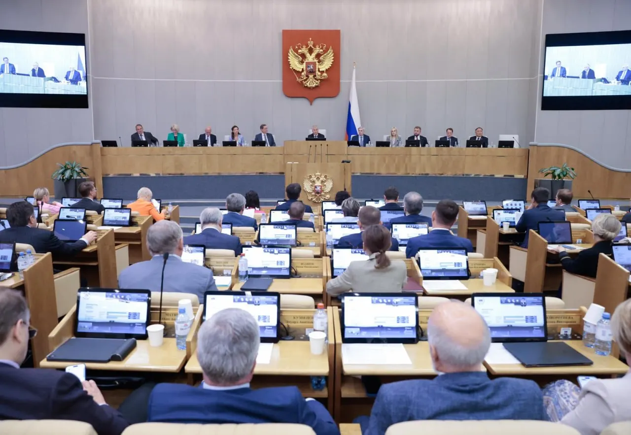 Анализ законодательной активности показывает: 84% правительственных проектов получают одобрение, у президента — 99%, у депутатов — около 25%. Экономическое и бюджетное законодательство формируется в основном кабинетом министров.