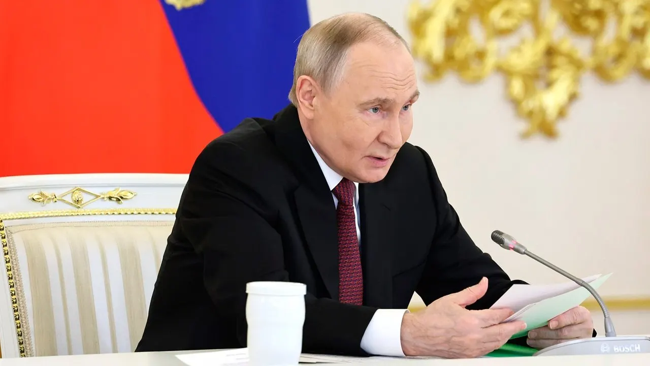 Президент заявил, что по темпам роста экономика России обгоняет Евросоюз; по паритету покупательной способности РФ занимает 4-е место в мире и лидирует в Европе.