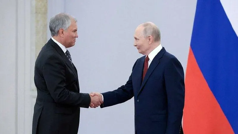 После награждения орденом «За доблестный труд» спикер Госдумы заявил, что в стране сформирована конкурентная партийная система, которая доказала свою устойчивость и эффективность; он также привёл данные о работе нижней палаты и завершил выступление патриотическим призывом.