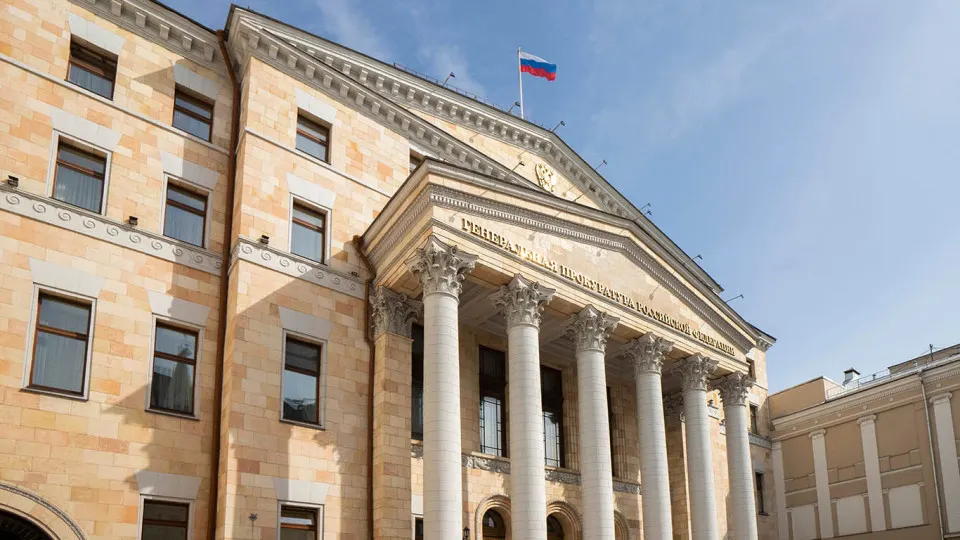 Начальник Главного гражданско-судебного управления Генпрокуратуры покинул должность — источники связывают отставку с нареканиями на подход к изъятию и продаже национализированных активов, в том числе аэропорта Домодедово.