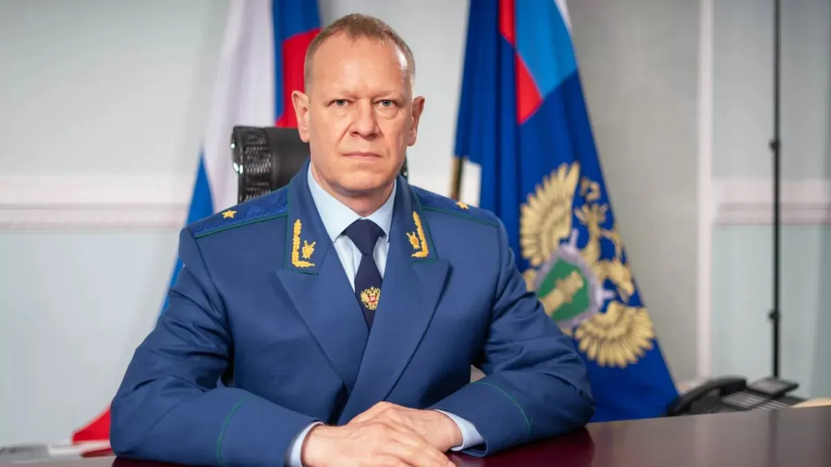 Президент направил в Совет Федерации кандидатуру Николая Рябова; консультации по назначению прокуроров в 11 регионах запланированы на 16 июля. Рябову 58 лет, с 2024 года он возглавляет управление Генпрокуратуры по Сибирскому федеральному округу.