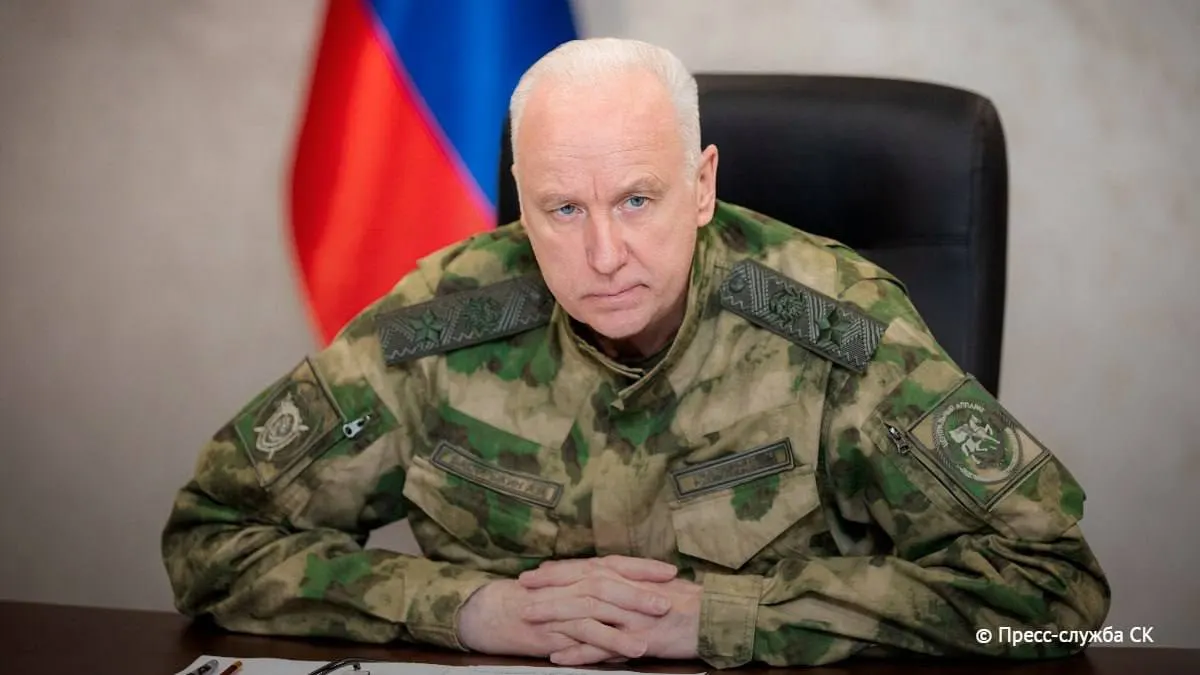Глава Следственного комитета заявил, что с начала войны атакам подверглись 54 региона России. По его данным, погибли 1 472 человека, ранены более 6,7 тысячи, ущерб превышает триллион рублей.