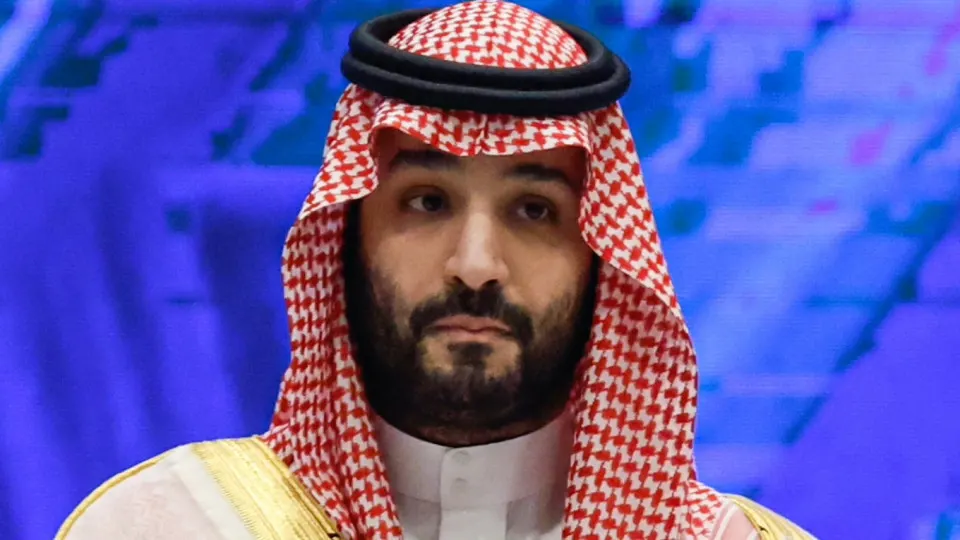 Рияд урезает официальную цену сорта Arab Light на $11 за баррель на август; возвращение поставок через Ормузский пролив и рост добычи приводят к падению котировок и давлению на российский Urals.