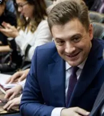 Коммунист Георгий Камнев обратился к главе Минпромторга с просьбой снизить стоимость автомобилей АвтоВАЗа на внутреннем рынке, ссылаясь на более низкие цены за рубежом, в частности в Белоруссии.