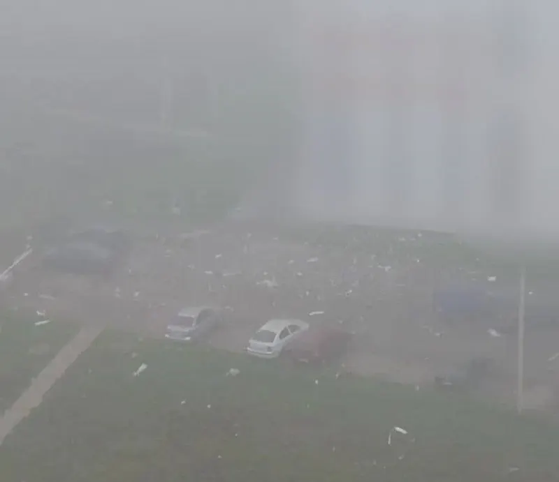 По данным властей, пострадали люди в Белгородской области и Уфе; зафиксированы повреждения и тяжёлые ранения в нескольких населённых пунктах.