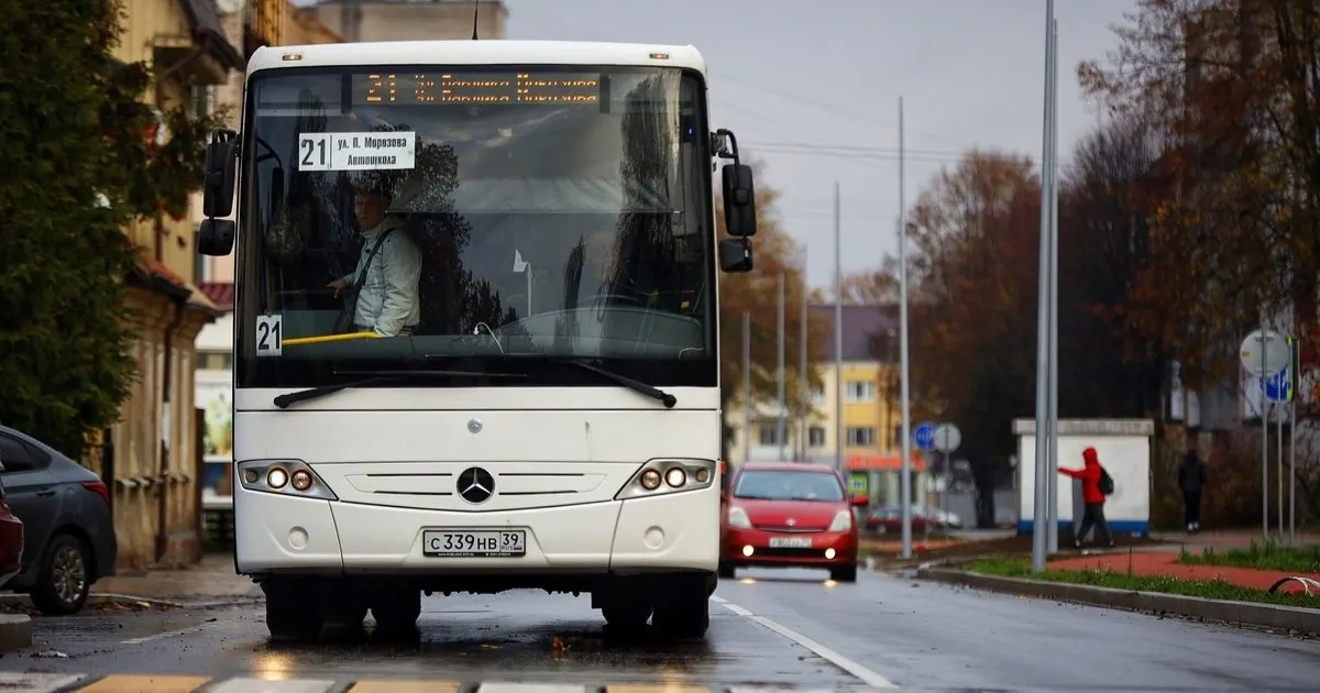 По итогам заседания президиума Госсовета дано поручение модернизировать общественный транспорт, включая биометрическую оплату, обновление автопарка и внедрение искусственного интеллекта.