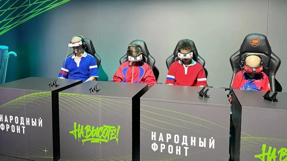 Школьники в шести регионах смогут осваивать управление FPV-дронами, программирование и сборку в рамках образовательного проекта.