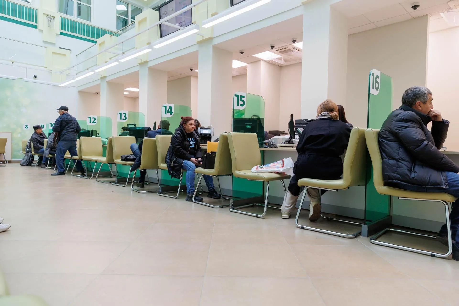 Эксперты оценивают вероятность дефолта и возможные последствия для населения.