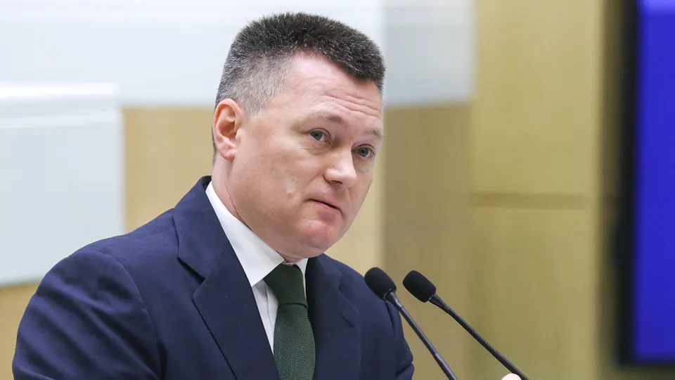 Глава Верховного суда объявил о мерах поддержки китайских инвесторов и расширении взаимодействия между российскими и китайскими судами. Также обсуждаются вопросы киберпреступлений, экономических и финансовых правонарушений, а инвестиции Китая сокращаются на фоне конфликта.